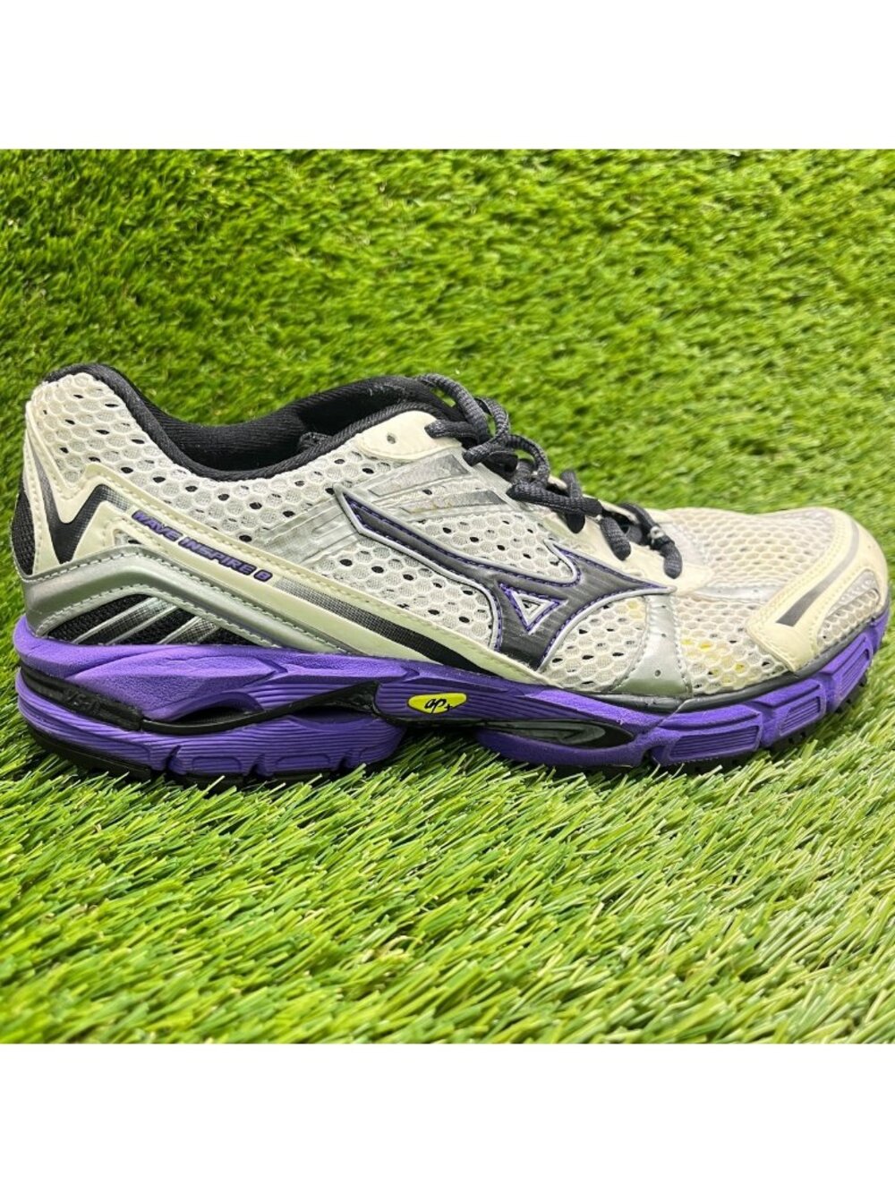 Mizuno Wave Inspire 8 Womens Size 7.5 White Running Volleyball Shoes Sneakers